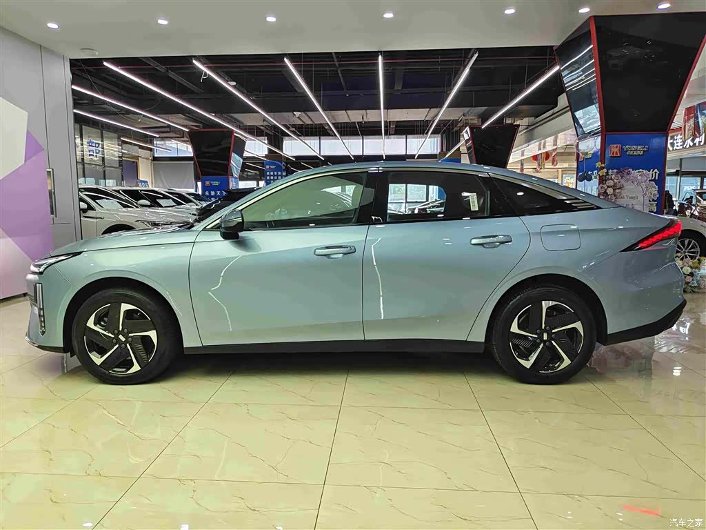 Geely Galaxy L6, 2025 7