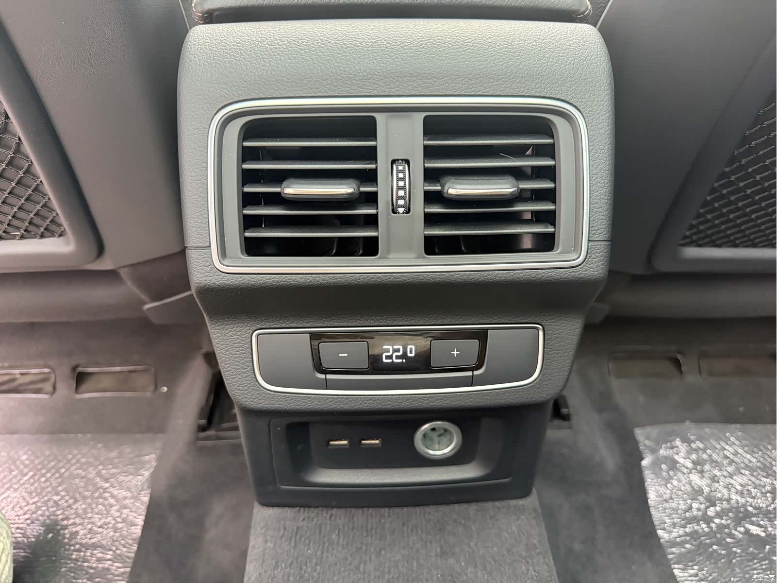 Audi Q5L, 2020 12
