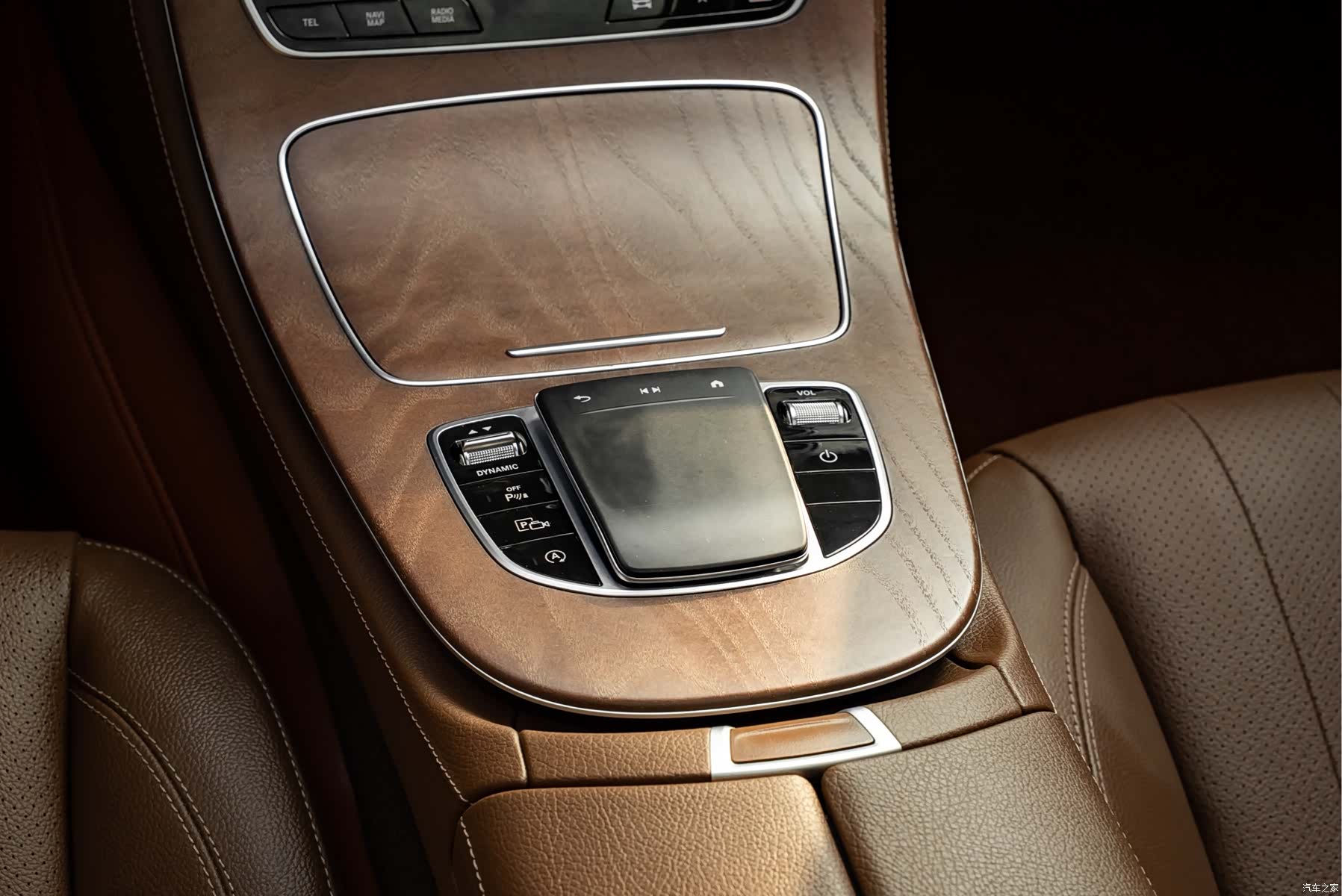 Mercedes-Benz E-Class, 2022 13