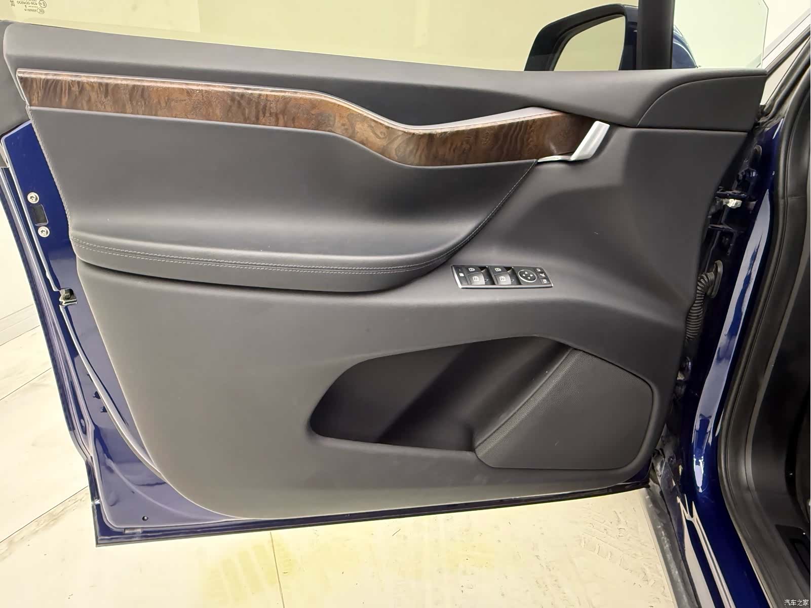 Tesla Model X, 2019 10