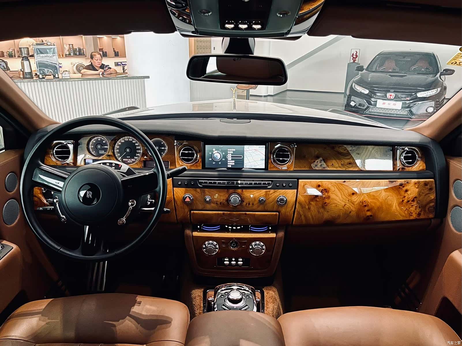 Rolls-Royce Phantom, 2014 13