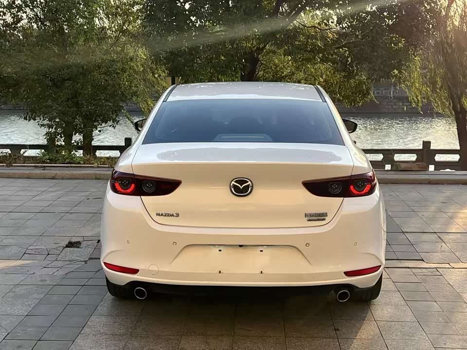 Mazda 3 Angkesaila