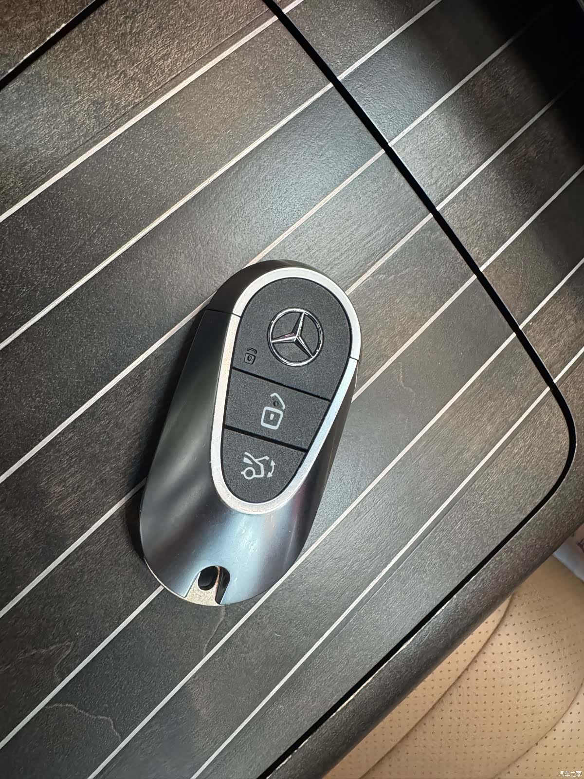 Mercedes-Benz E-Class, 2026 14