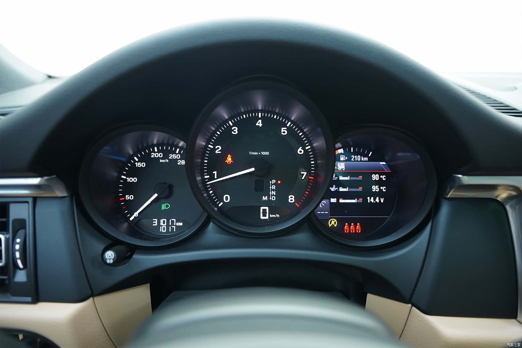 Porsche Macan, 2022 11