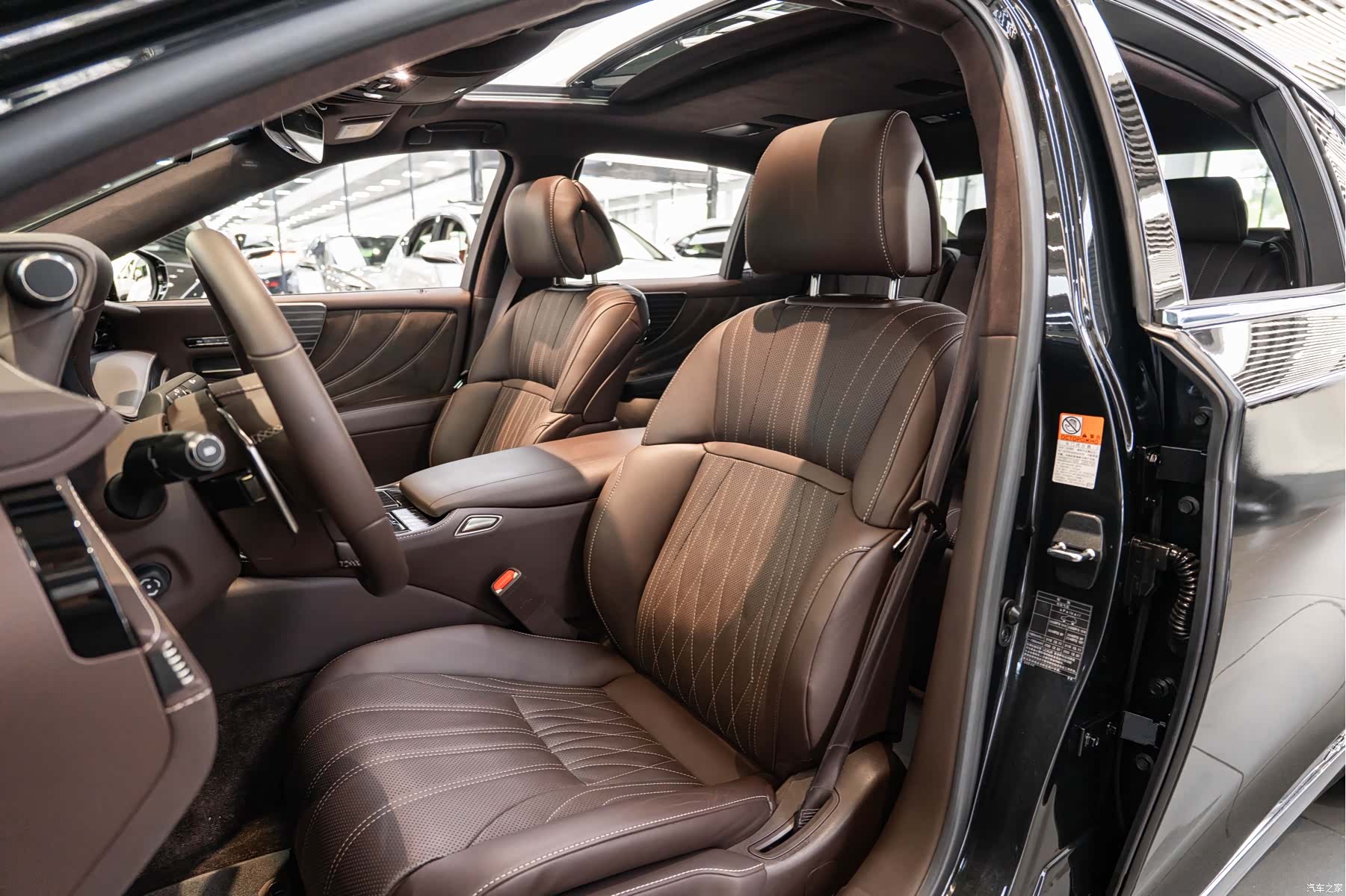 Lexus LS, 2020 11