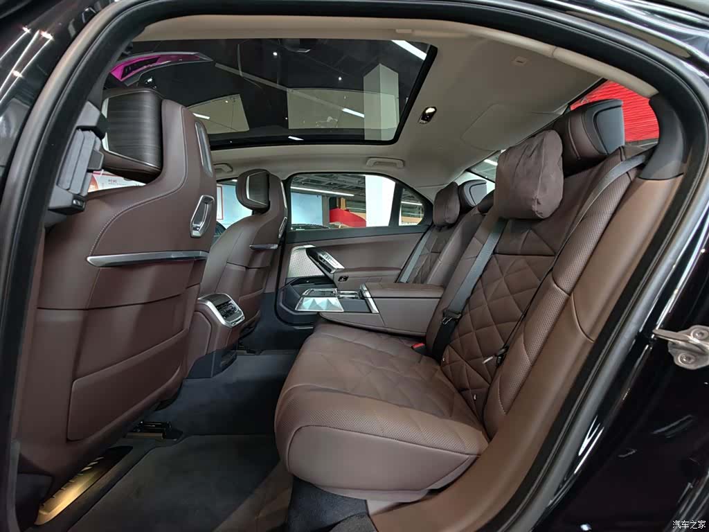 BMW 7 Series, 2025 14
