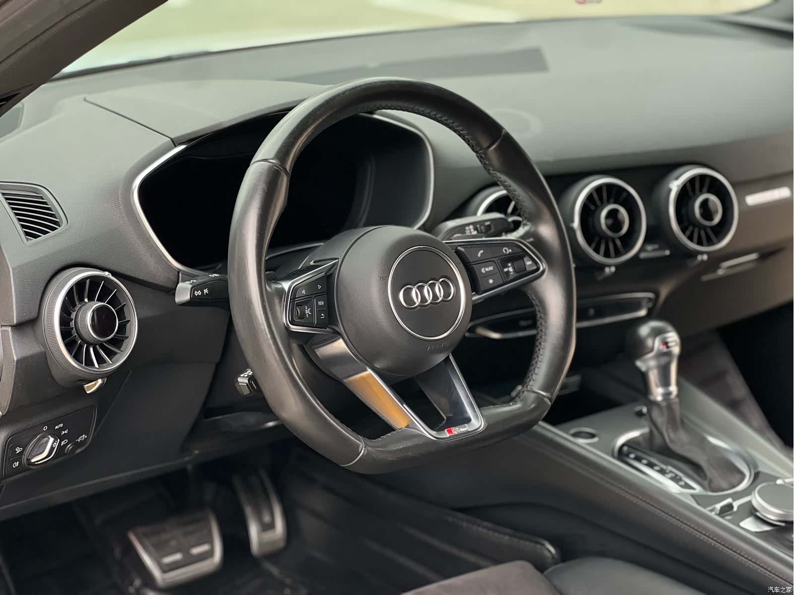 Audi TT, 2016 13