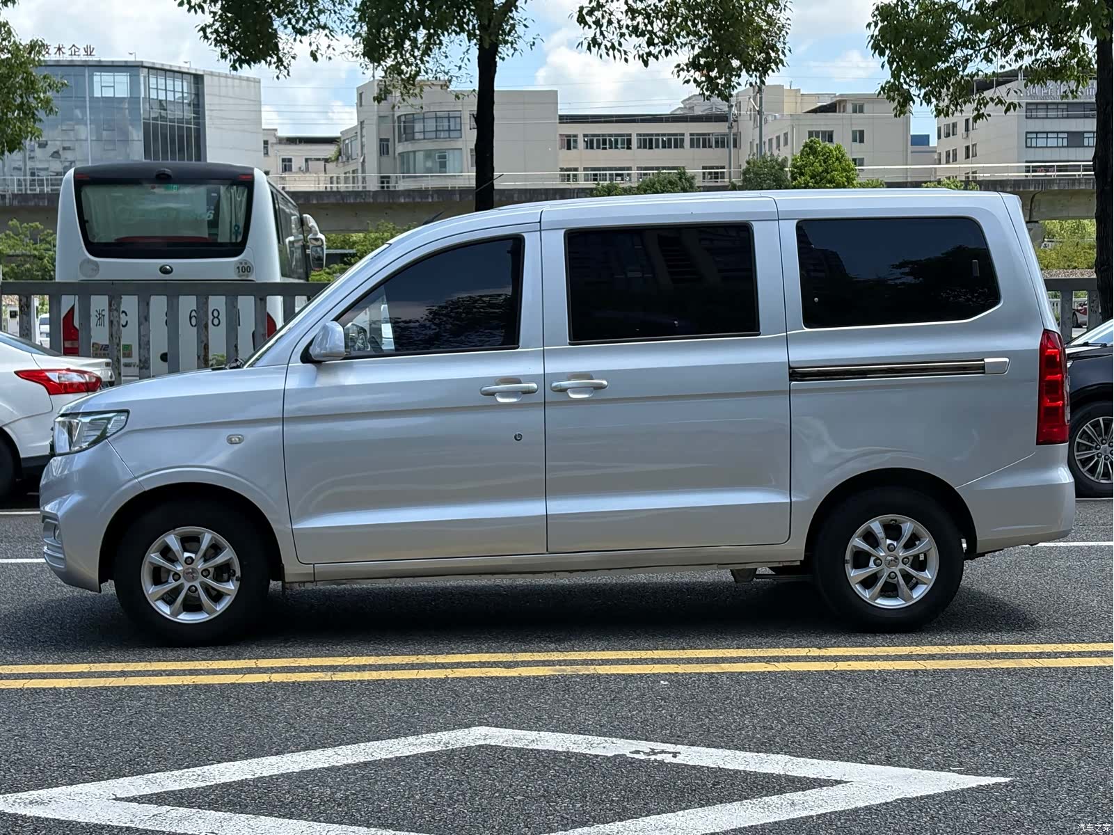 Wuling Hongguang, 2020 4