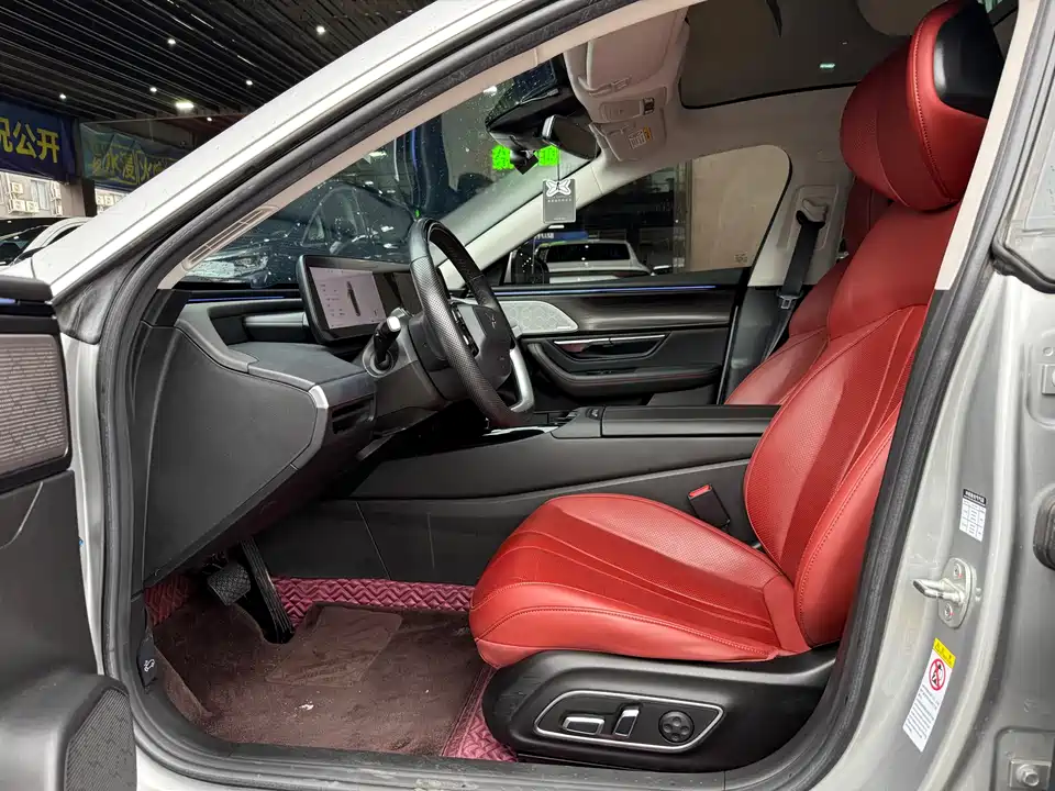 XPENG P7