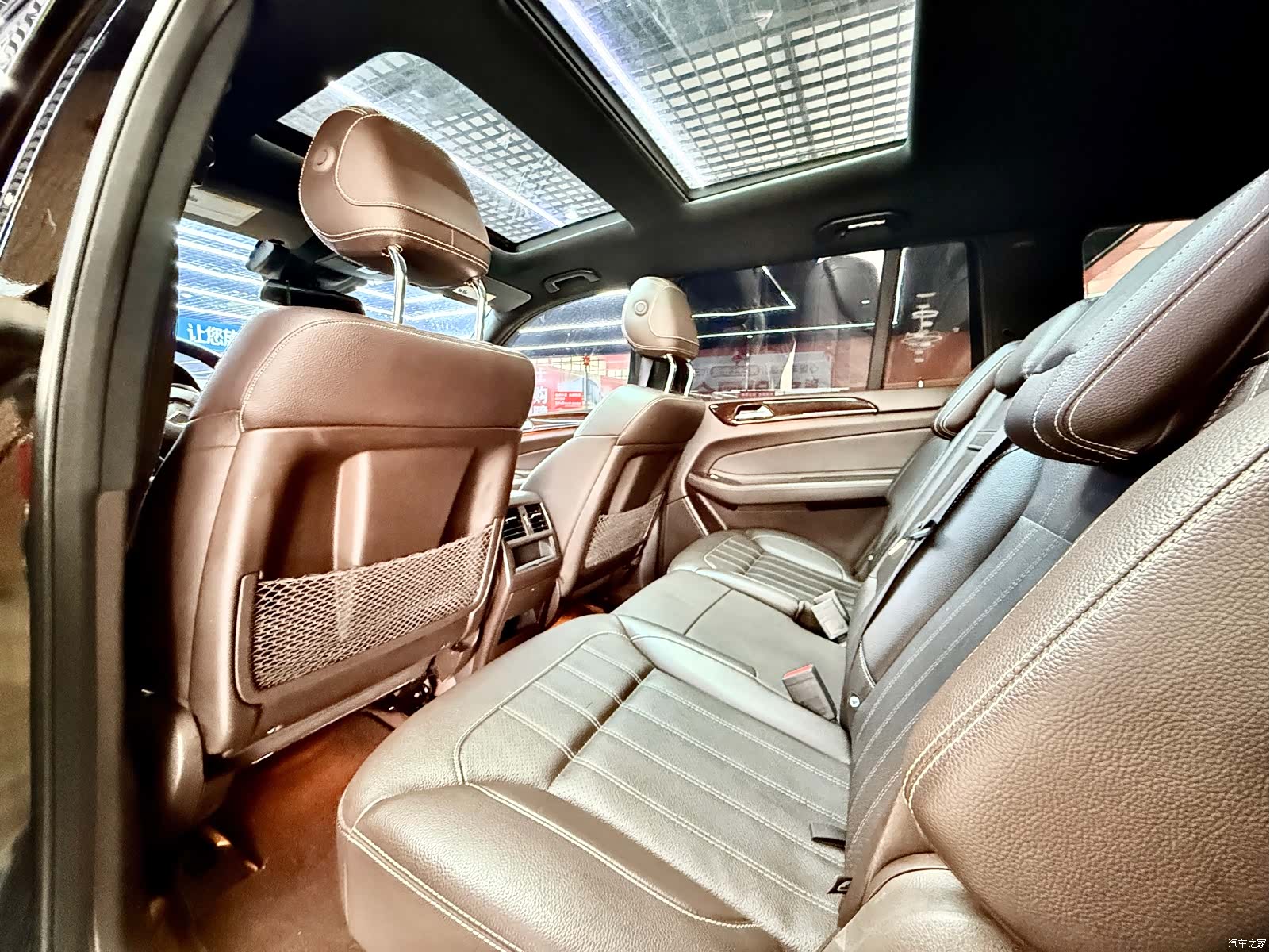 Mercedes-Benz GLS, 2017 11