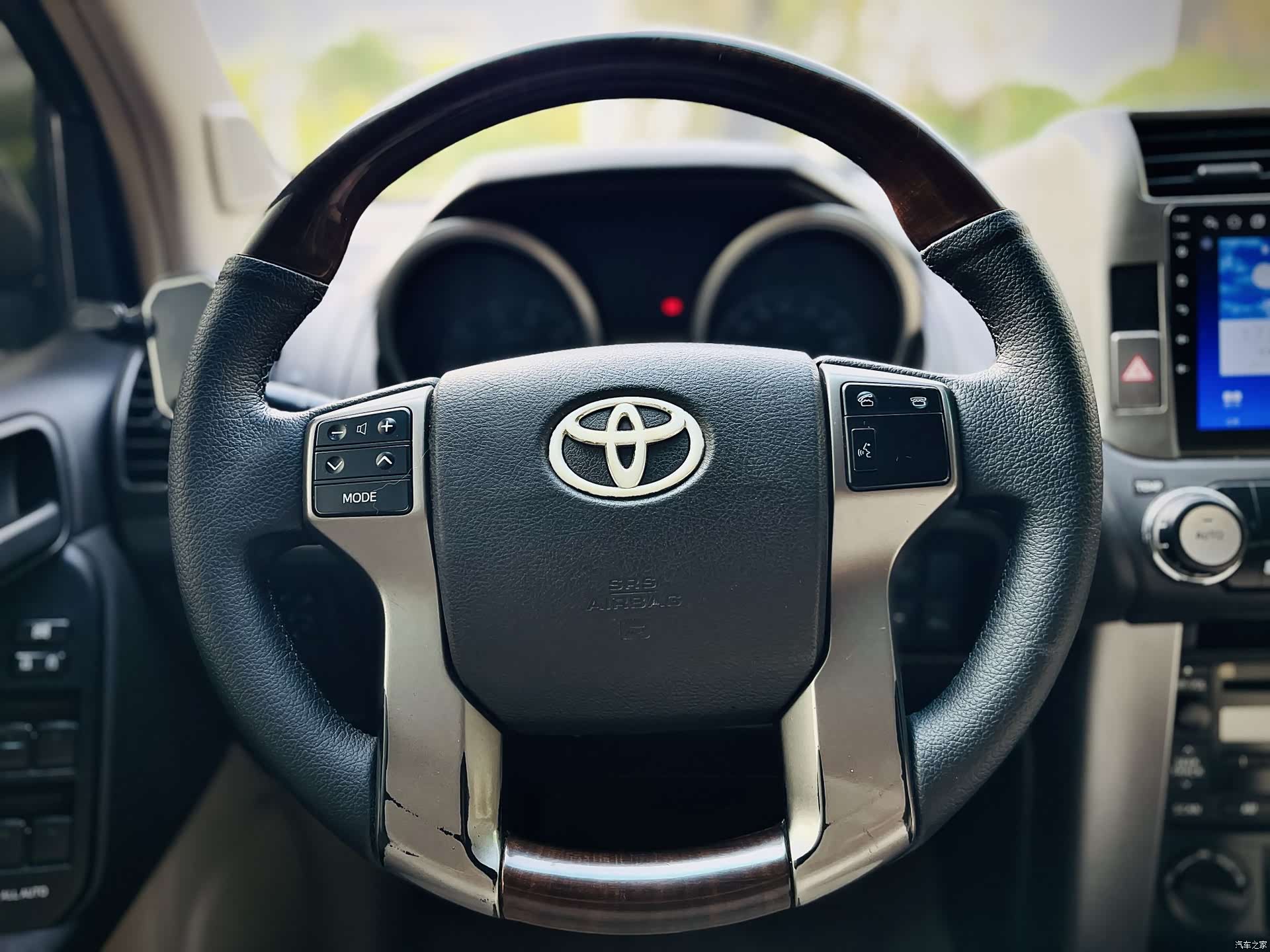 Toyota Prado, 2012 11