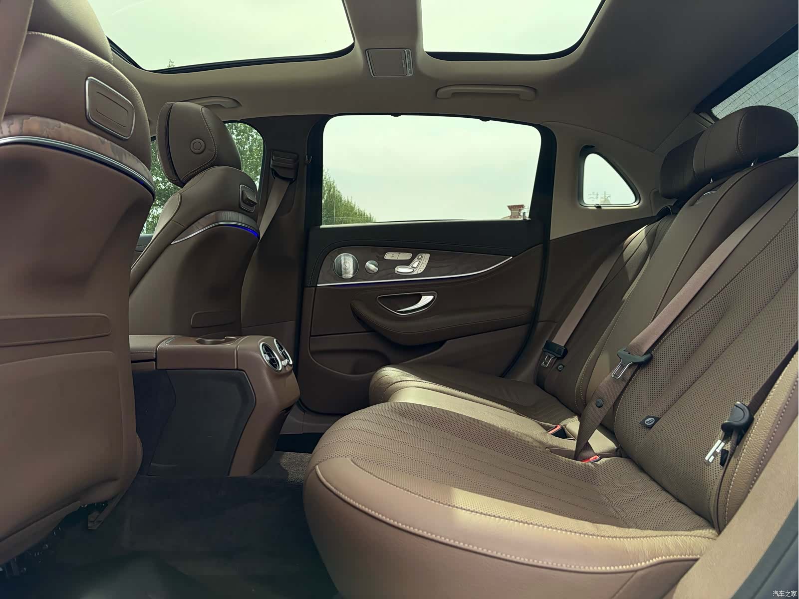 Mercedes-Benz E-Class, 2020 все фото