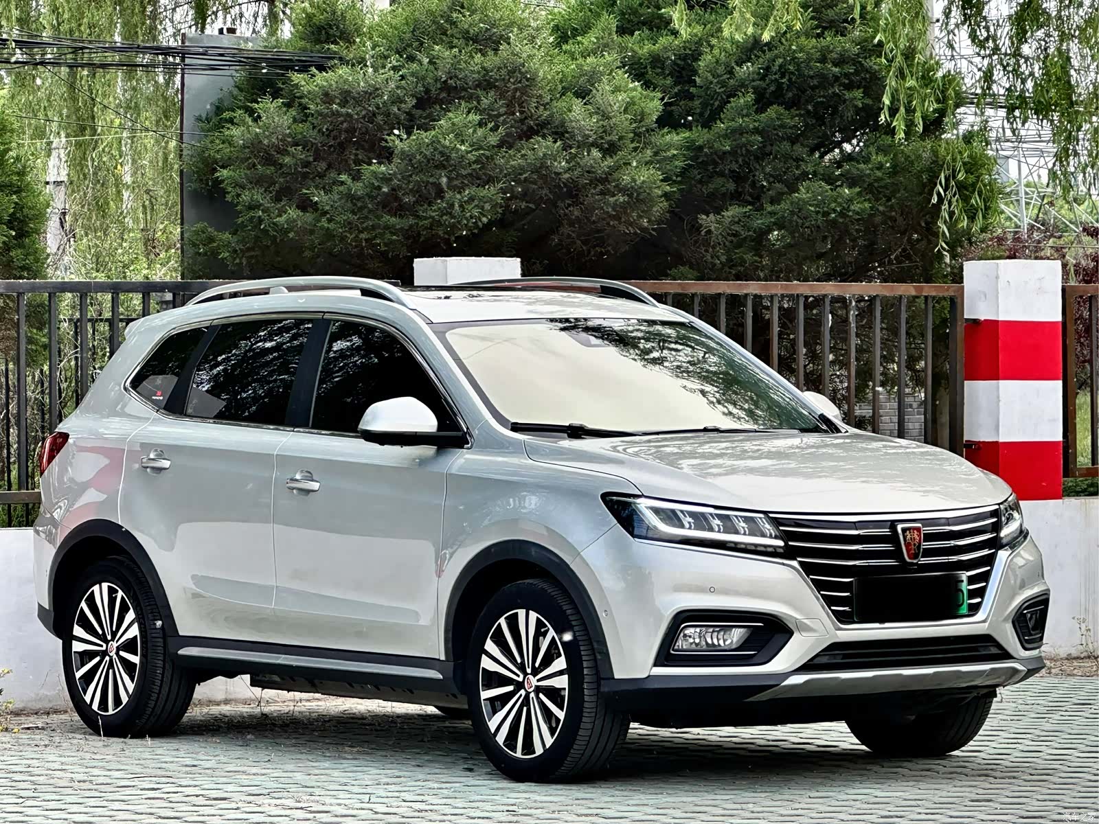 Roewe RX5, 2019 4