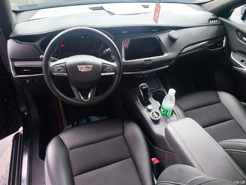 Cadillac XT4, 2021 10