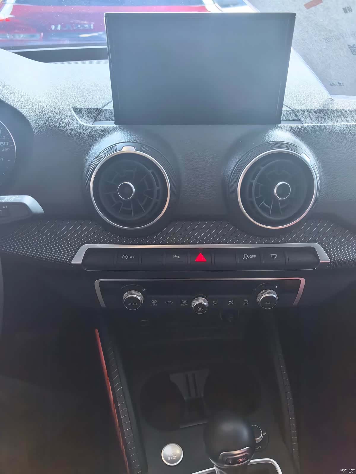 Audi Q2L, 2020 10