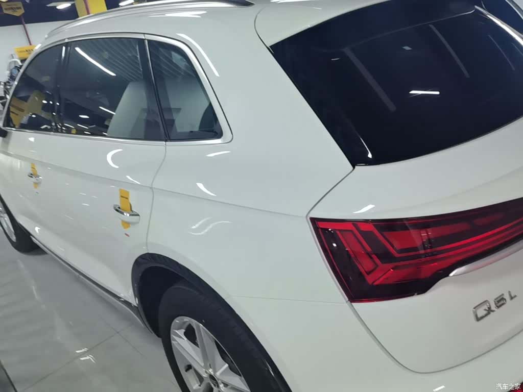 Audi Q5L, 2022 все фото