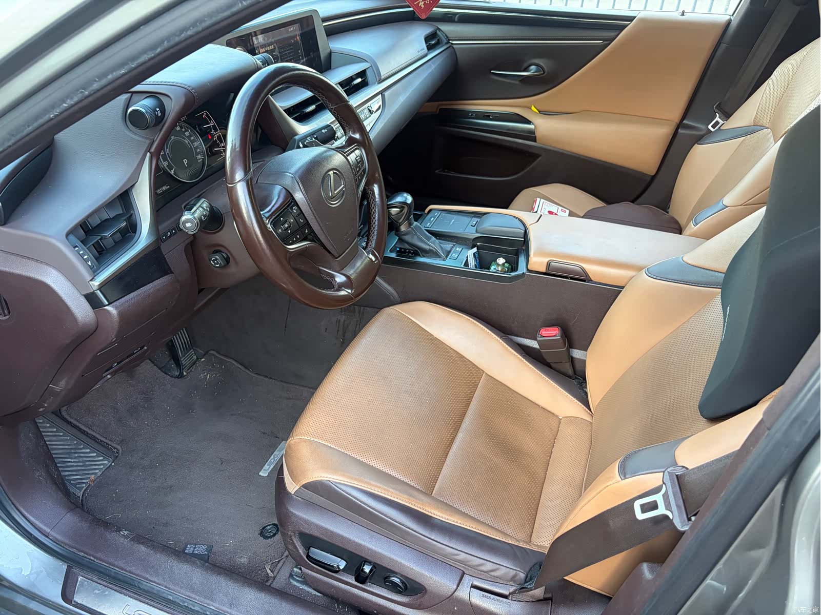 Lexus ES, 2021 4