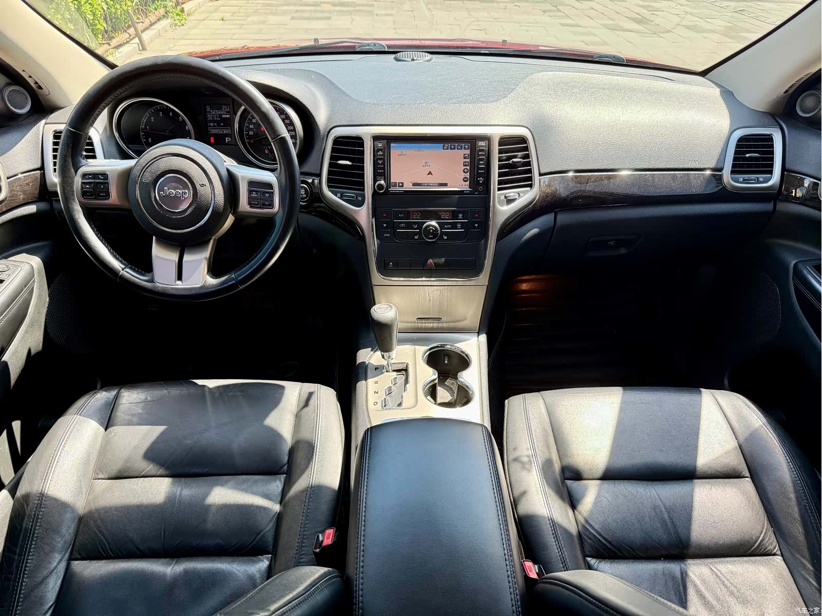 Jeep Grand Cherokee, 2012 9