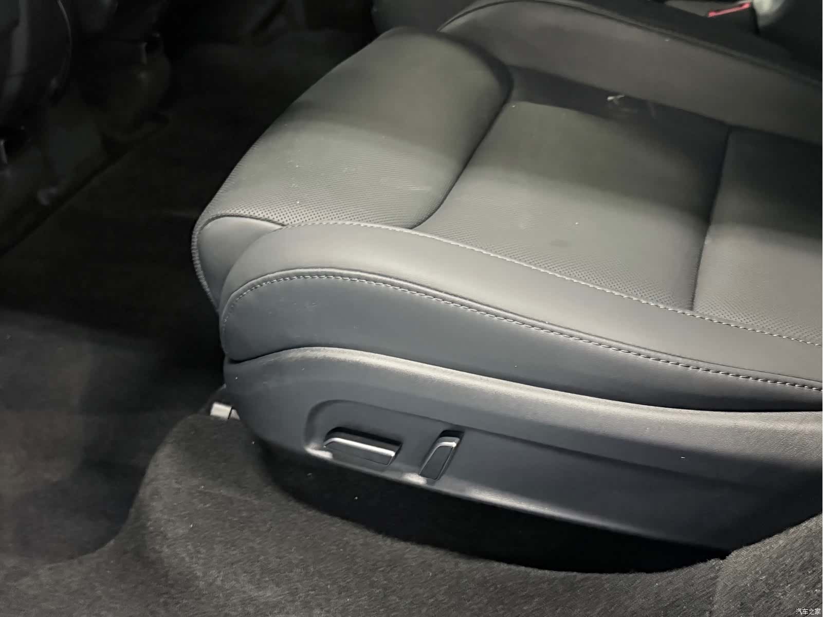 Tesla Model Y, 2025 16