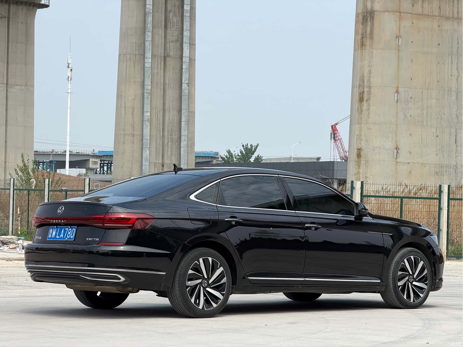 Volkswagen Passat, 2022 все фото