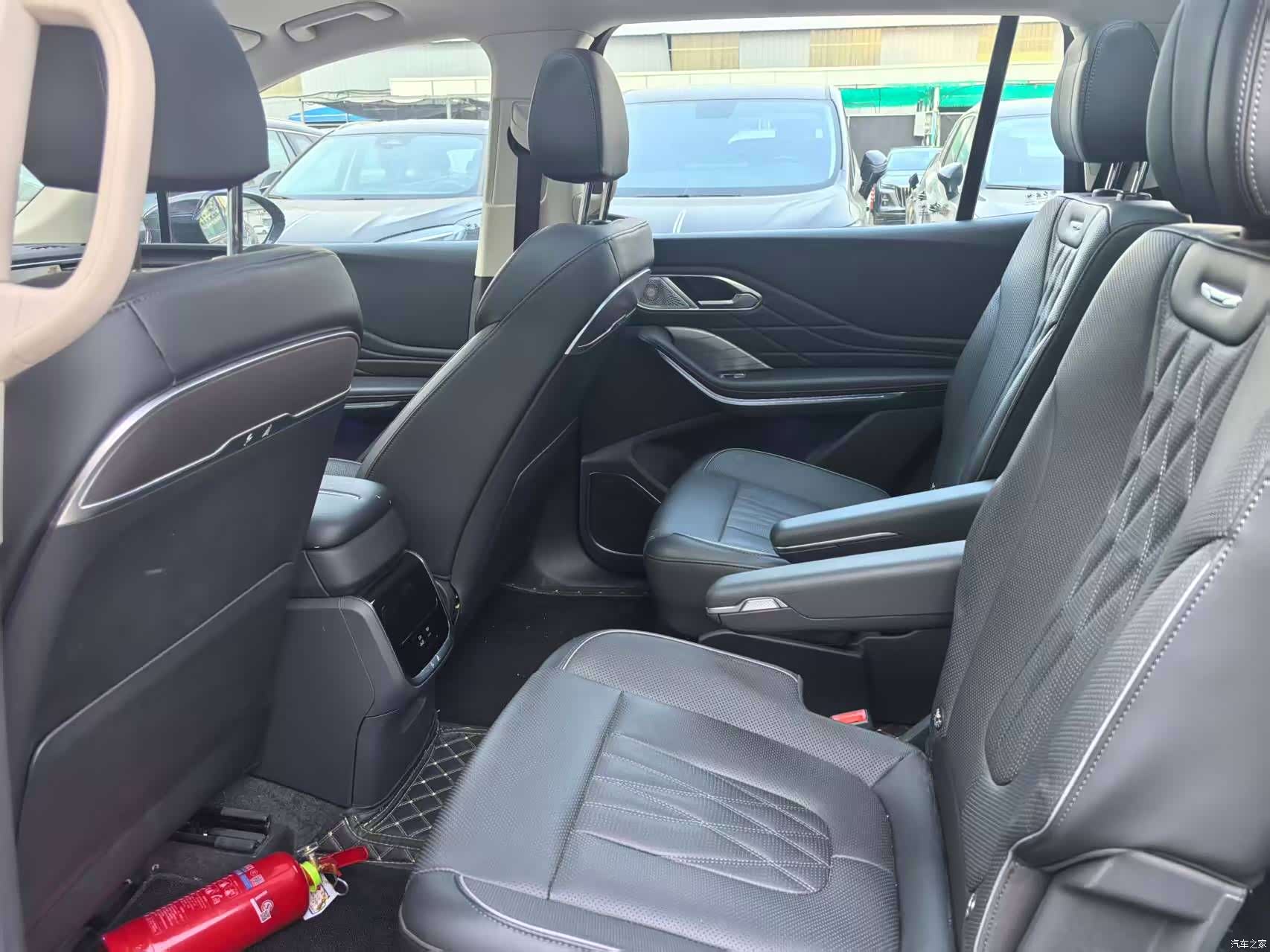 Hongqi HS7, 2024 8