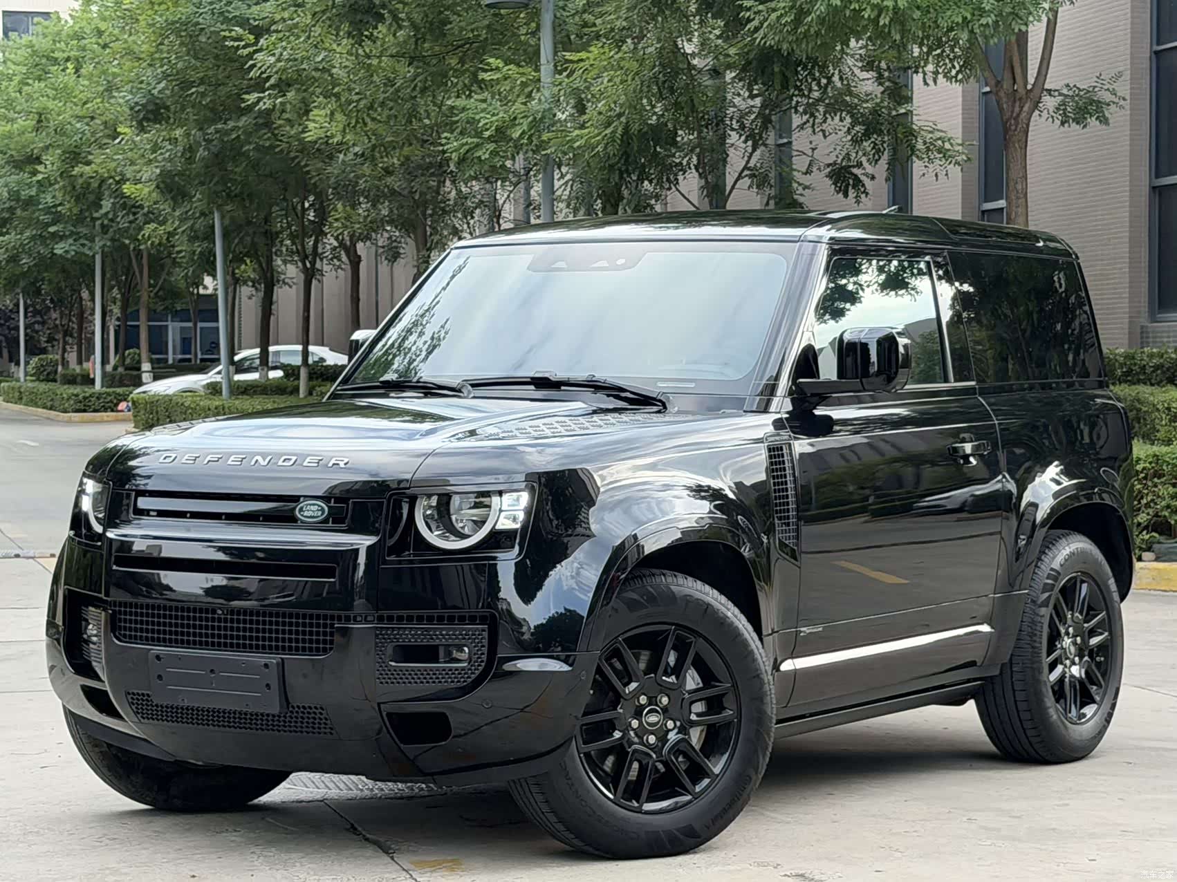 Land Rover Defender, 2021 1