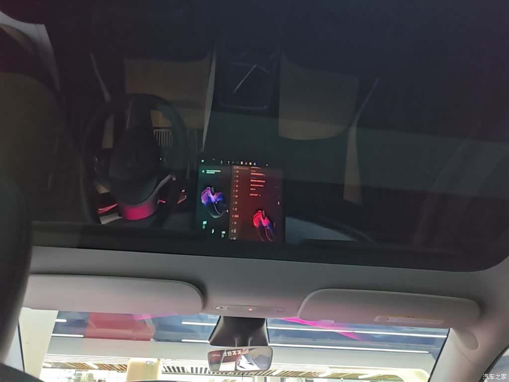 Tesla Model Y, 2023 18