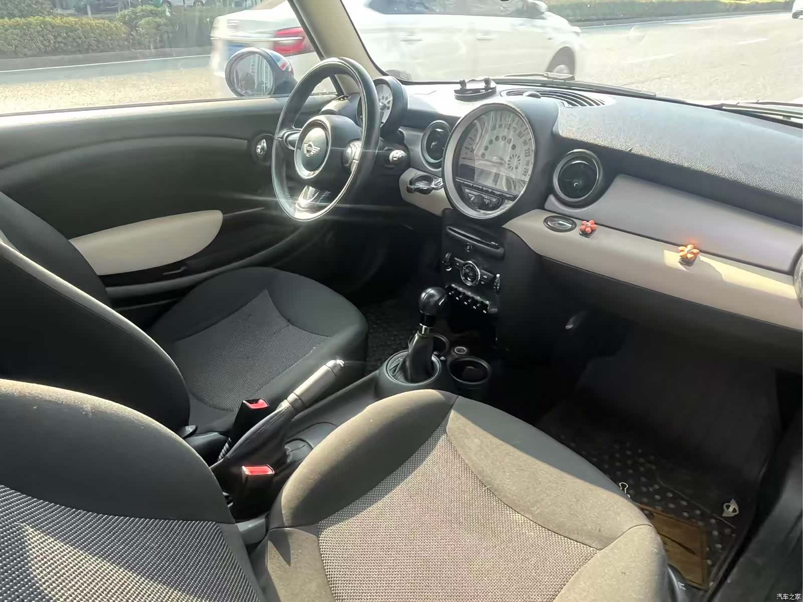 Mini ONE, 2012 9
