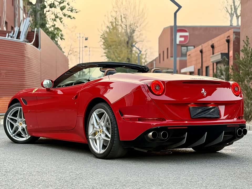 Ferrari California T