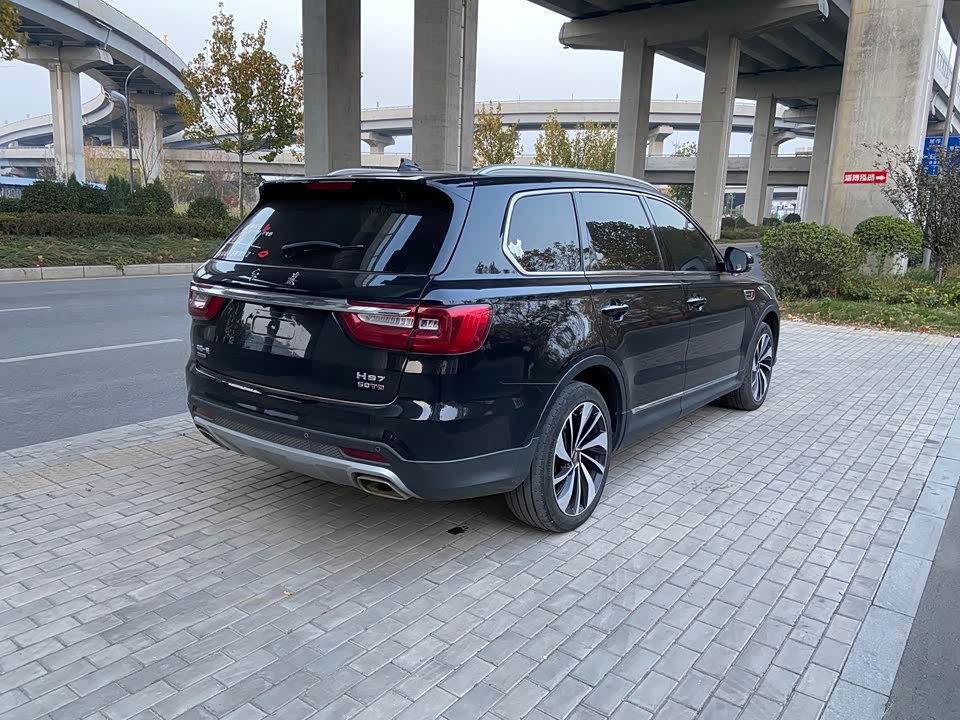 Hongqi HS7