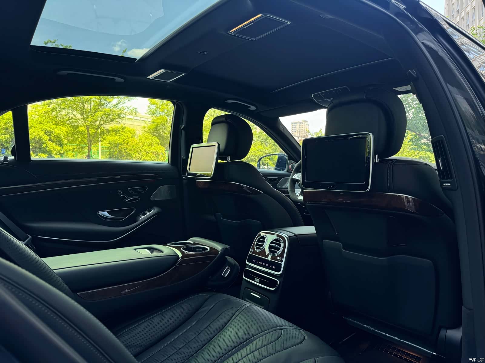 Mercedes-Benz S-Class, 2018 18