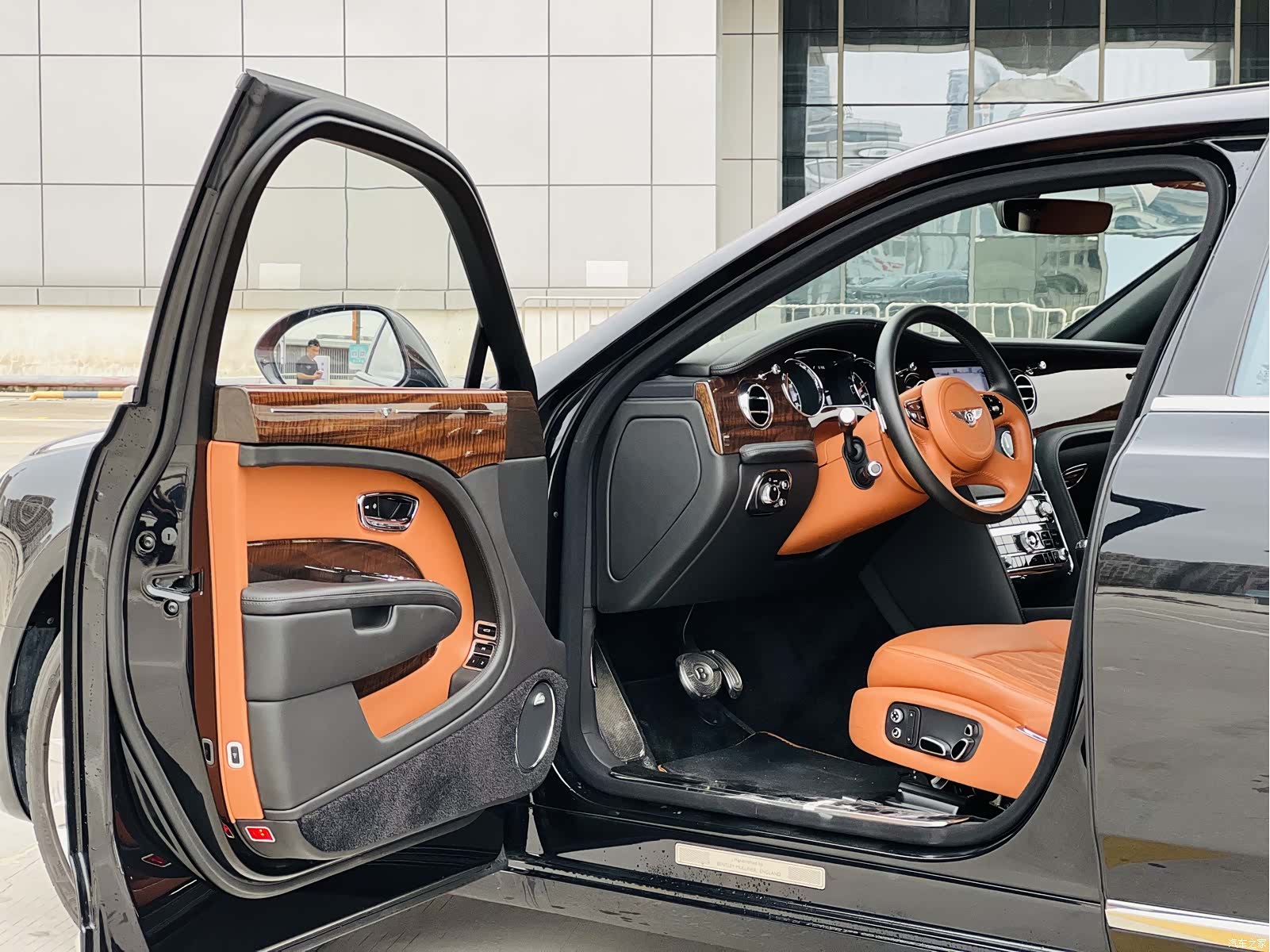 Bentley Mulsanne, 2017 все фото