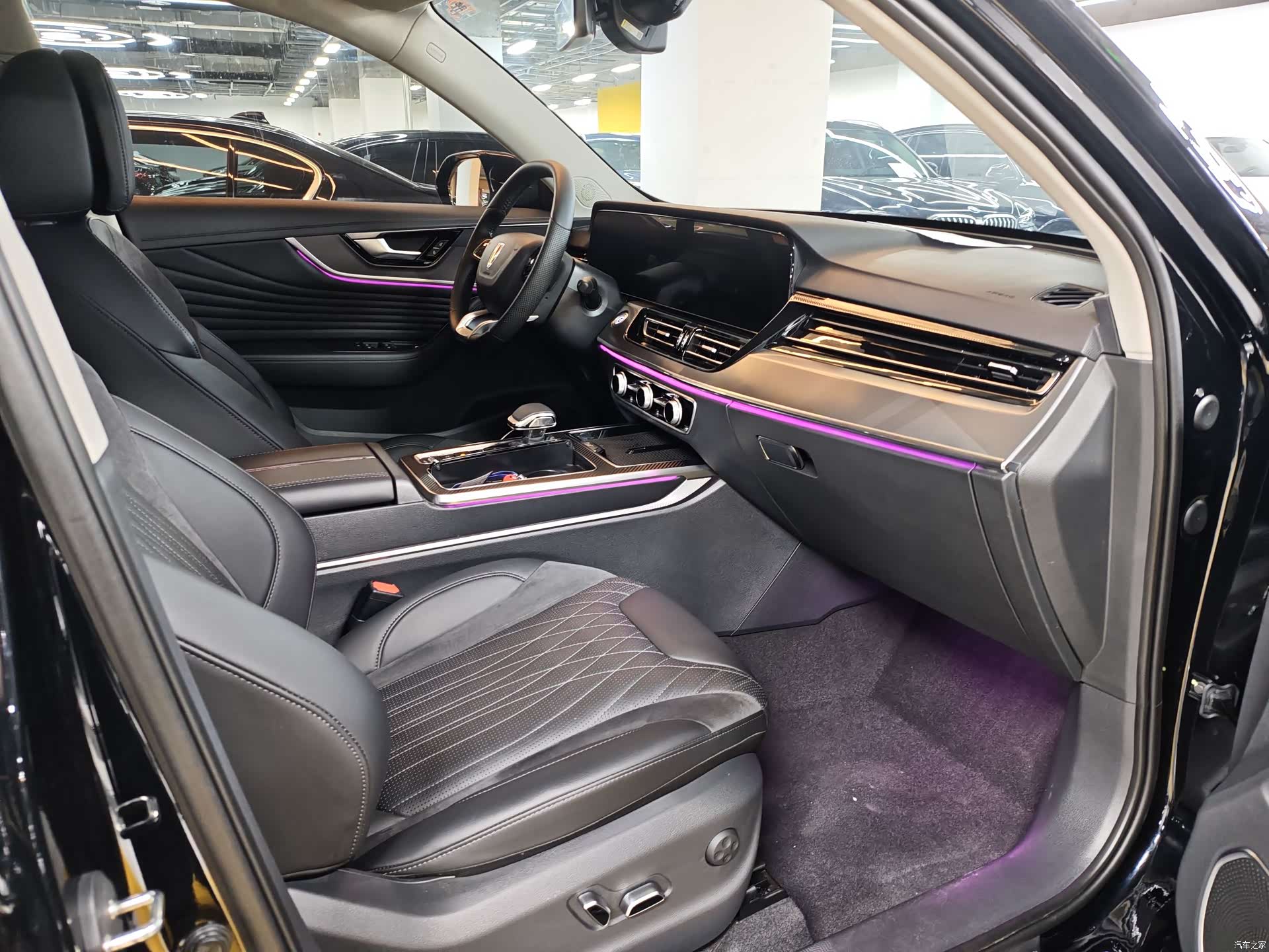 Hongqi HS5, 2024 14