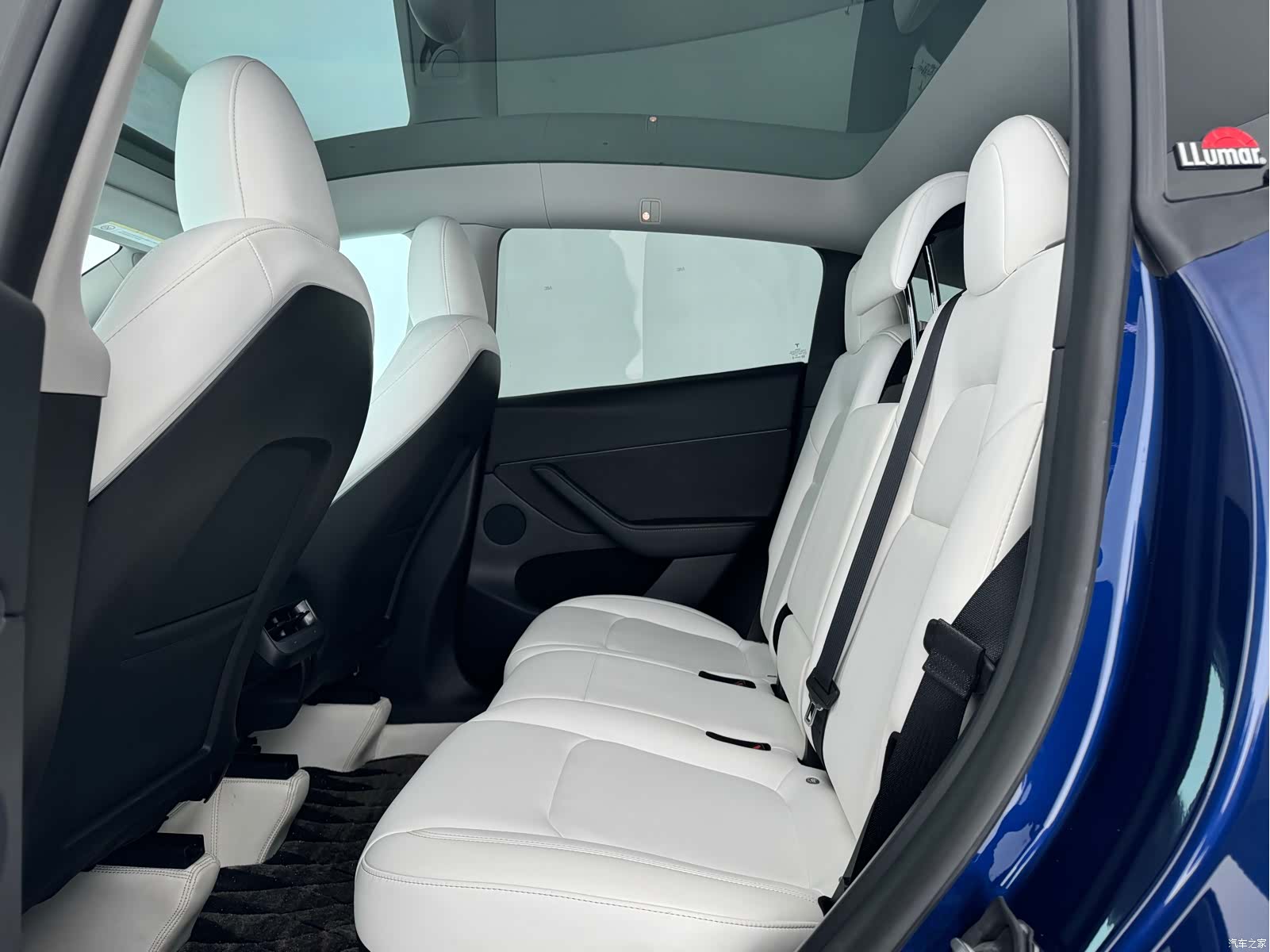 Tesla Model Y, 2023 10