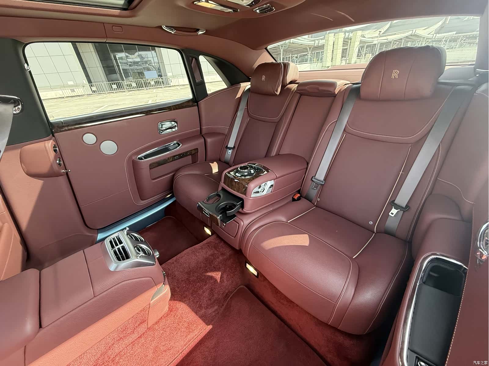 Rolls-Royce Ghost, 2018 9