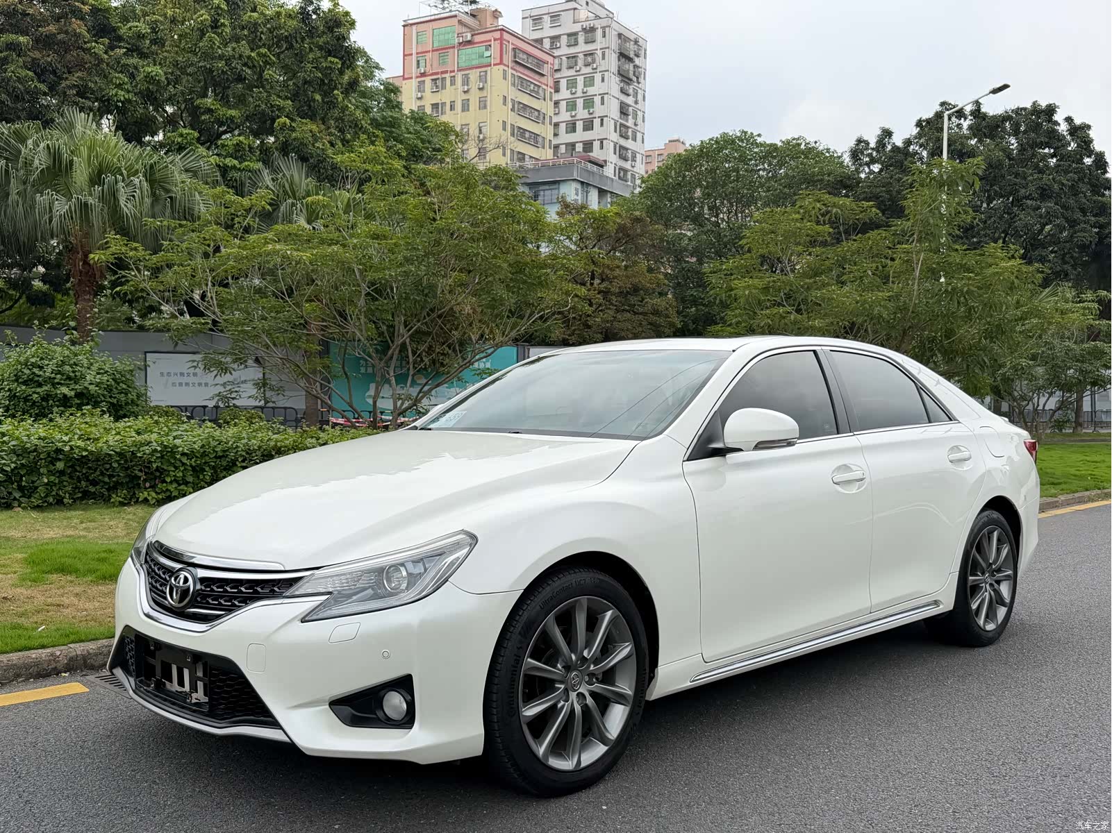 Toyota 2.5V, 2016 1