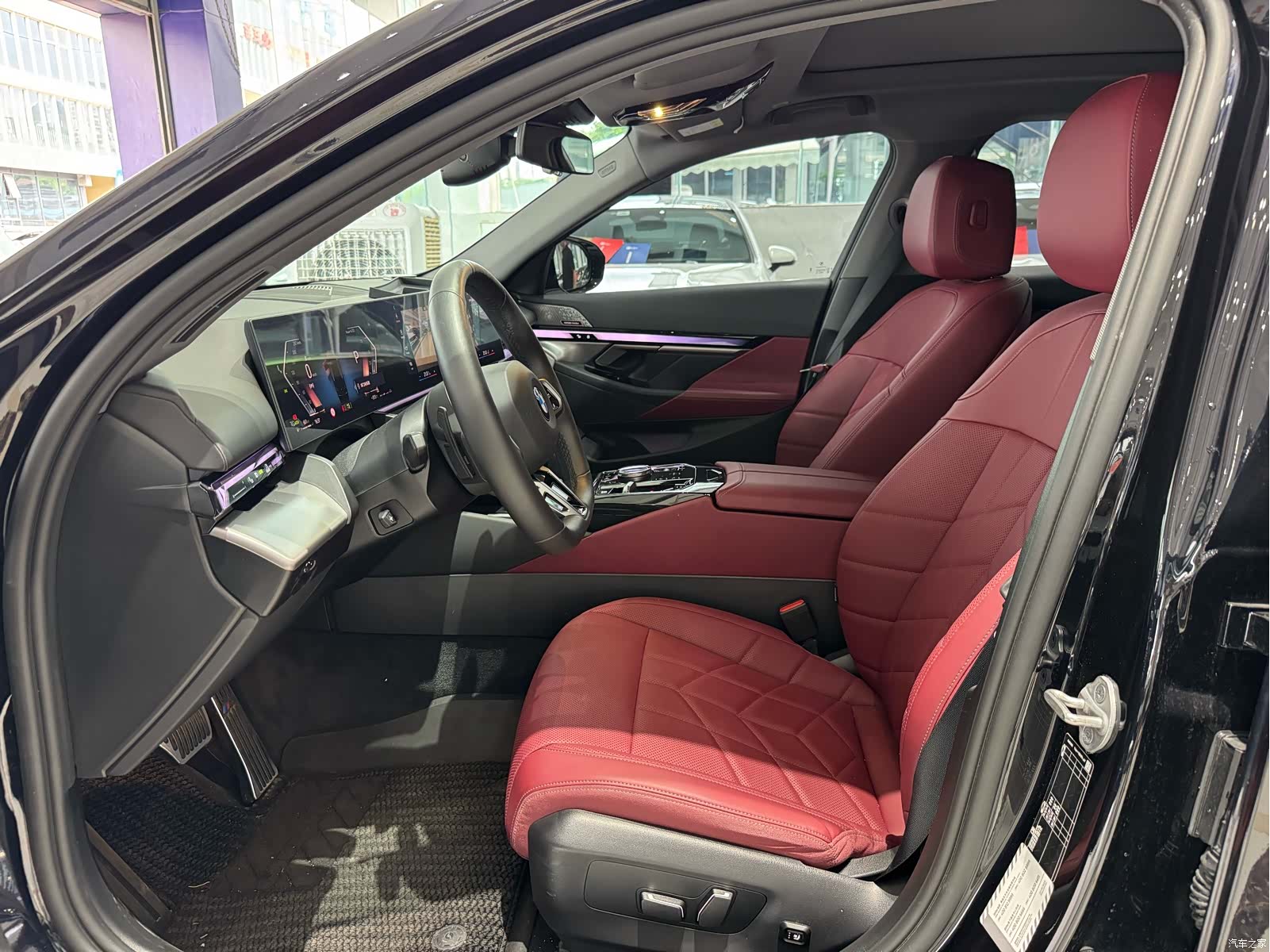 BMW 5 Series, 2025 все фото