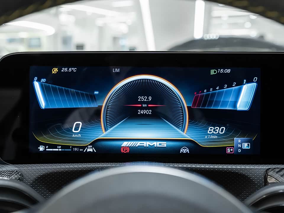 Mercedes-Benz CLA AMG