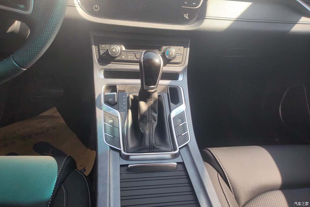 Geely Emgrand, 2018 16