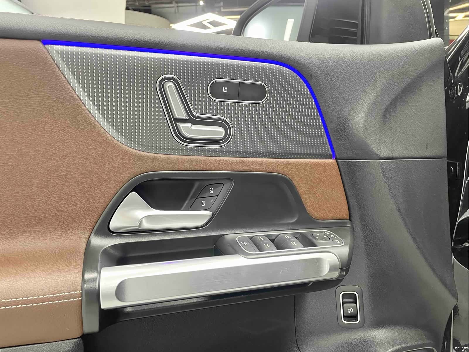 Mercedes-Benz GLB, 2023 все фото