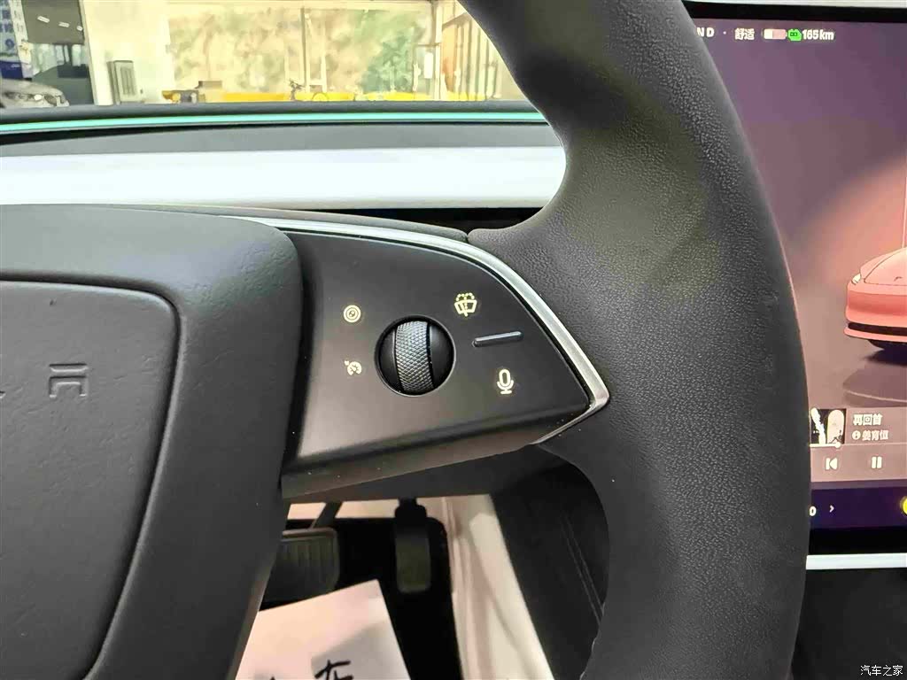Tesla Model 3, 2025 11