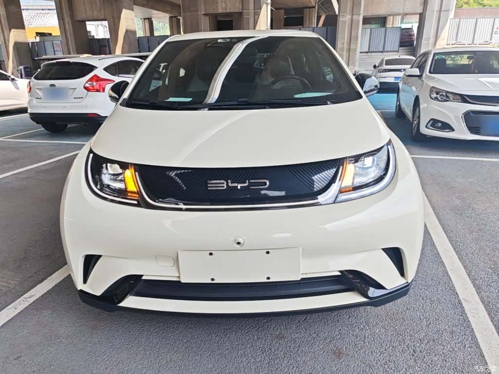 BYD Dolphin, 2023 3