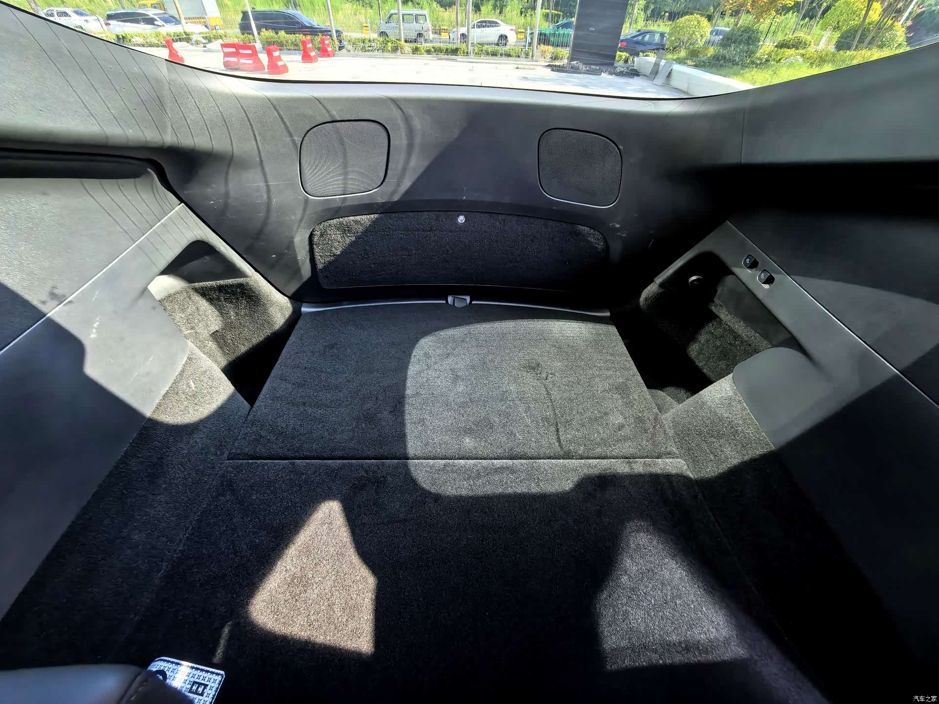 Tesla Model Y, 2021 24