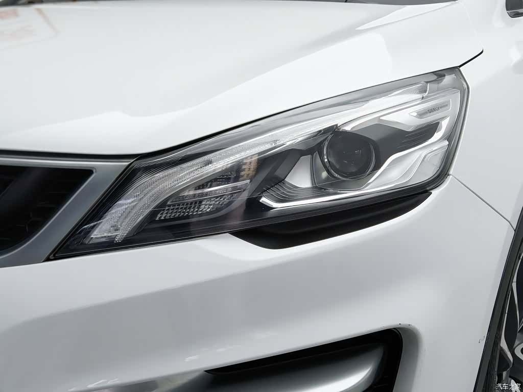 Geely Emgrand, 2017 7