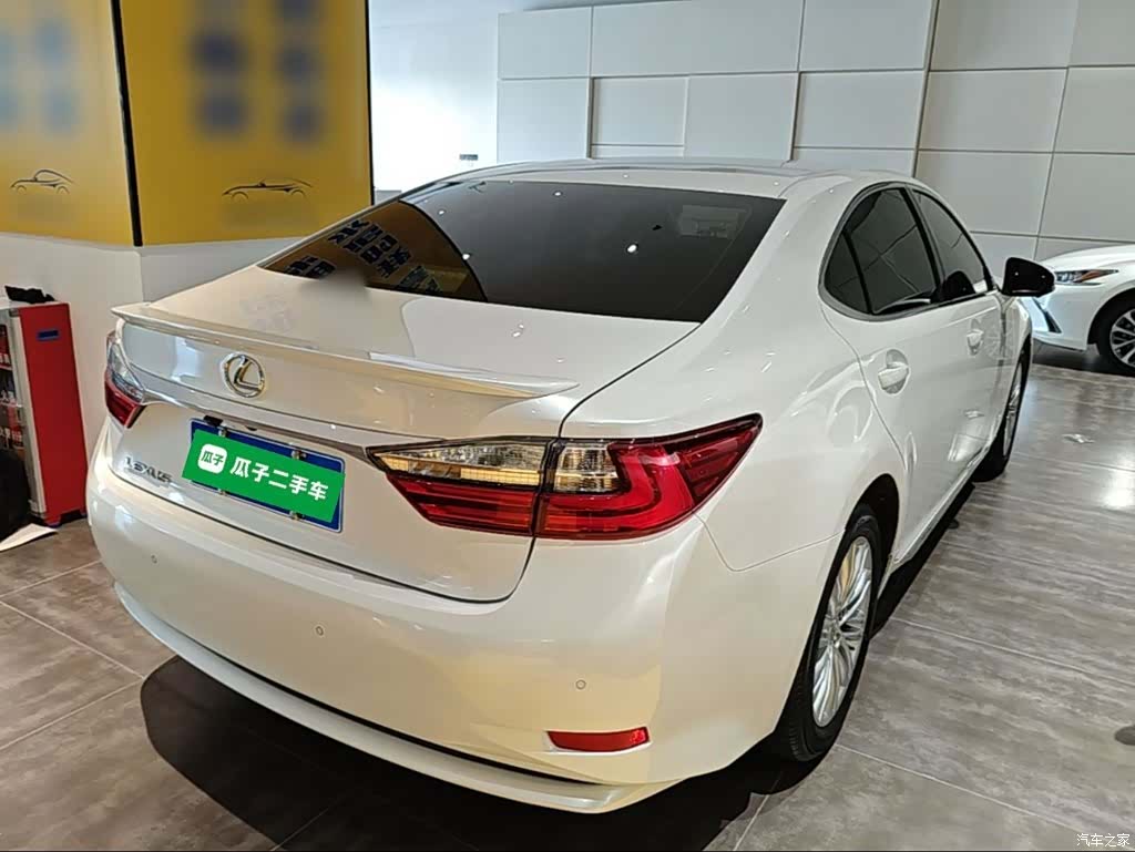 Lexus ES, 2018 7