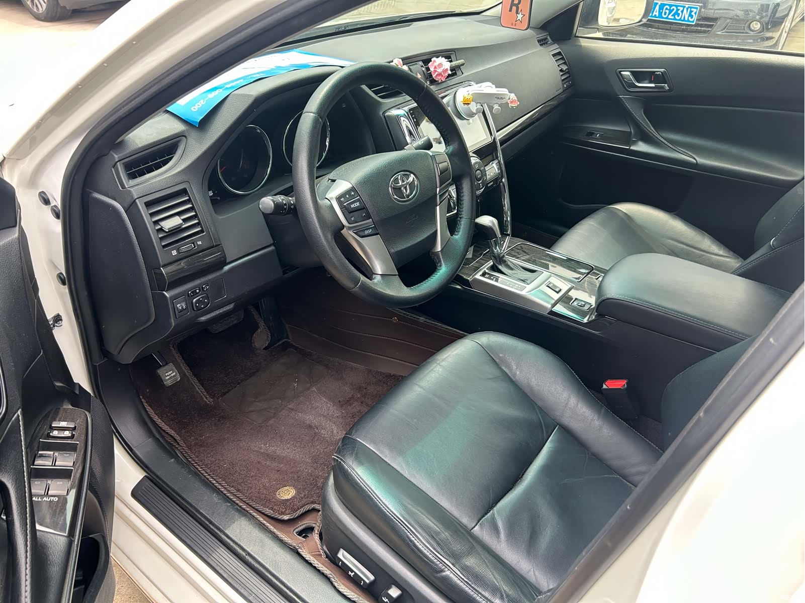 Toyota 2.5V, 2013 8