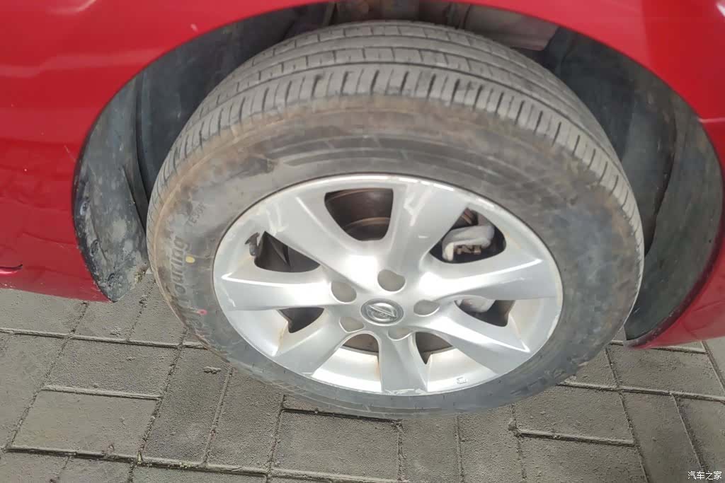 Nissan Tiida, 2012 6