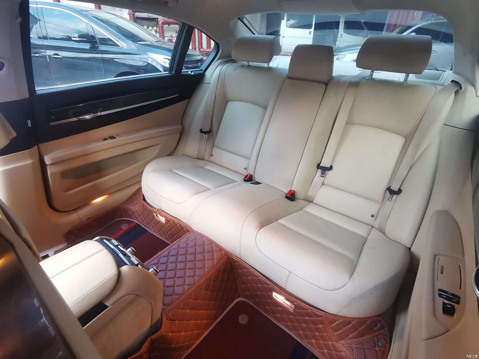 BMW 7 Series, 2011 14