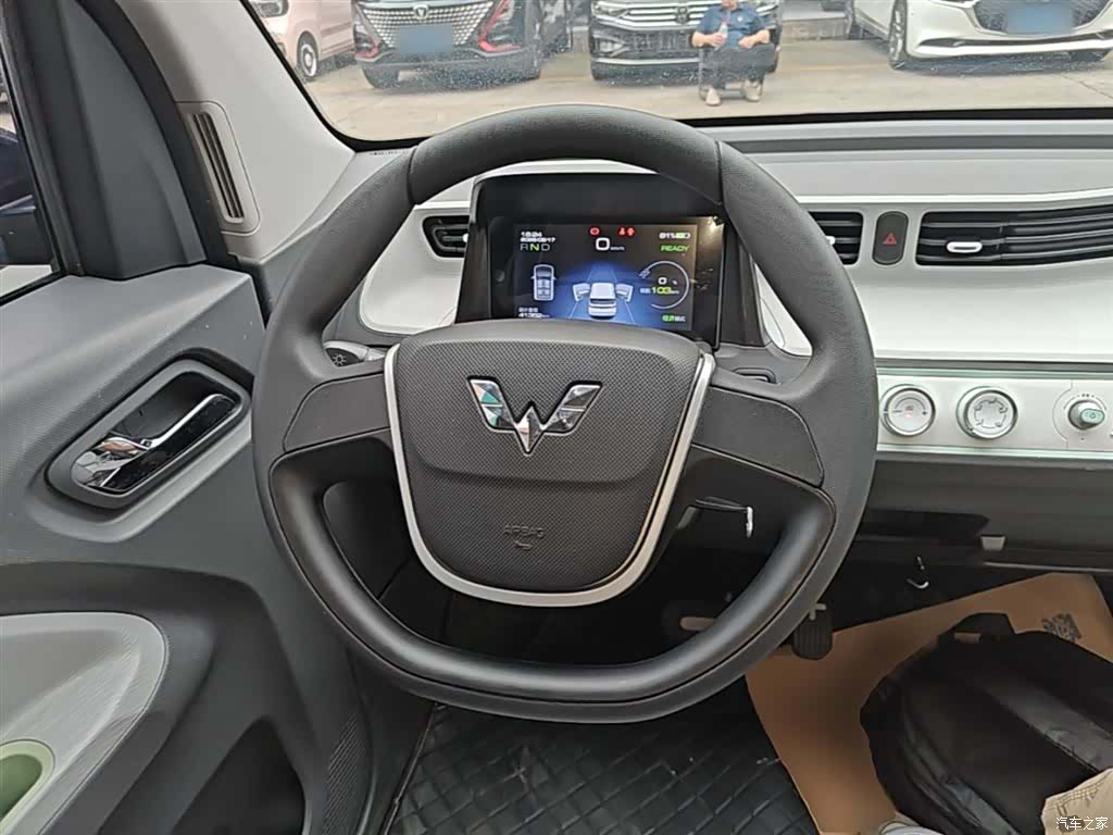 Wuling MINIEV, 2021 11