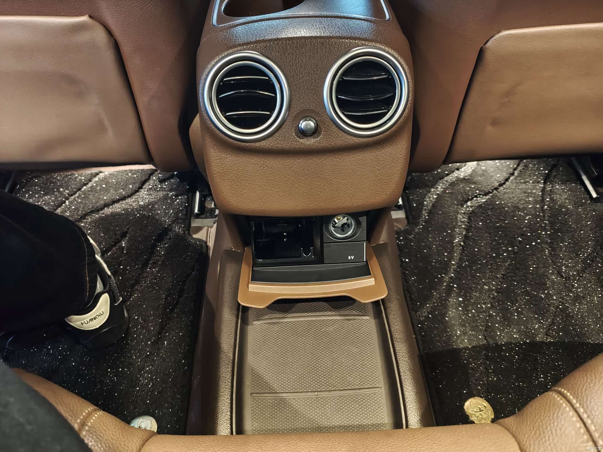Mercedes-Benz E-Class, 2019 8